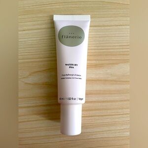 Flanerie Pore Refining Exfoliator Water Lily PHA